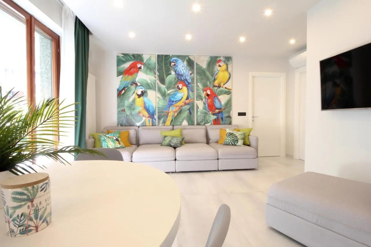 Parrots & Palms Apartment Bordighera