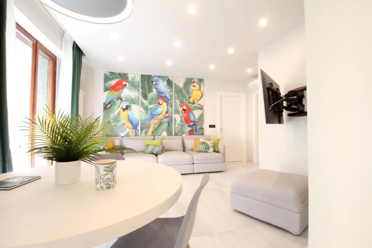 Parrots & Palms Apartment Bordighera