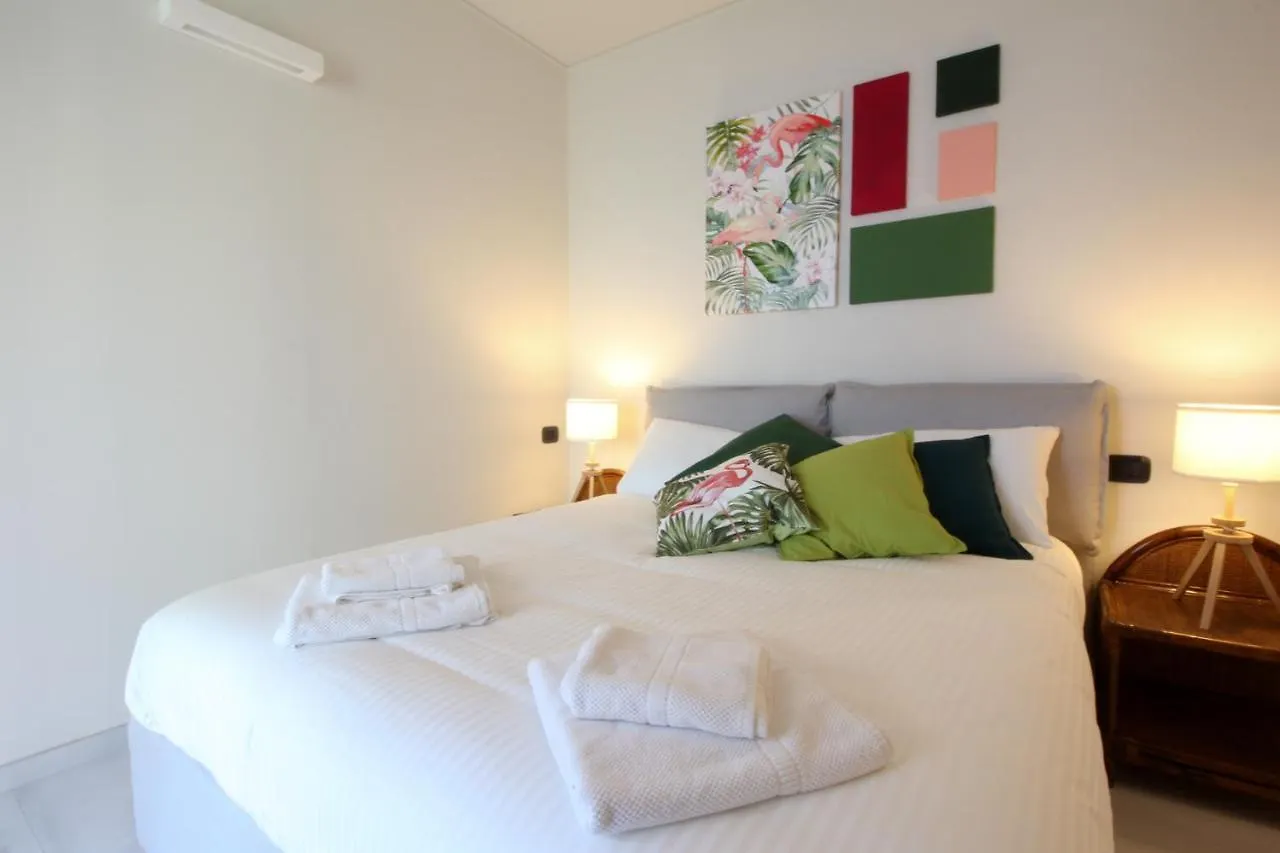 Parrots & Palms Apartment Bordighera