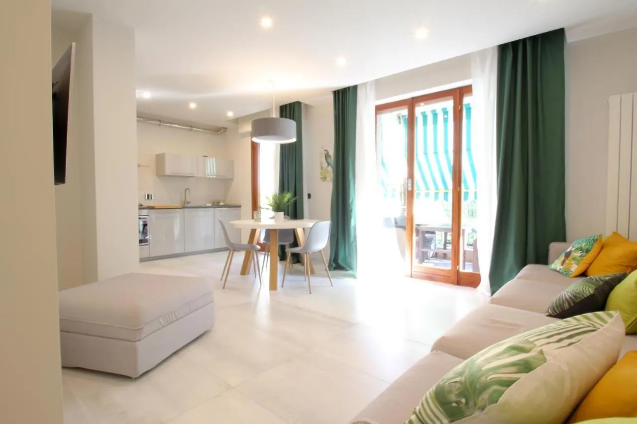 Parrots & Palms Apartment Bordighera