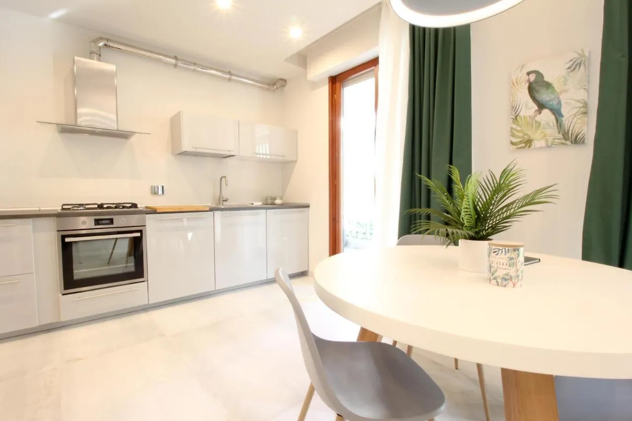 Parrots & Palms Apartment Bordighera