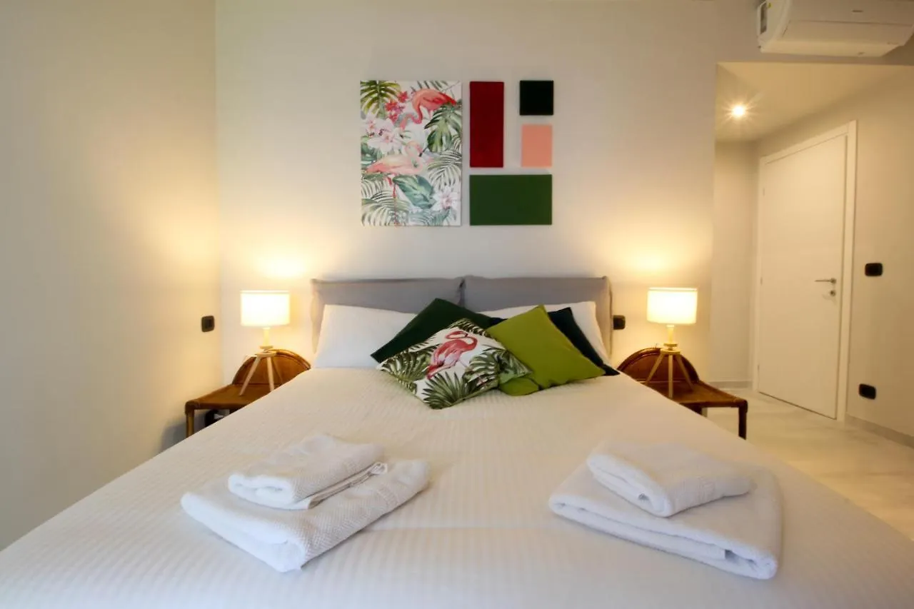 Parrots & Palms Apartment Bordighera