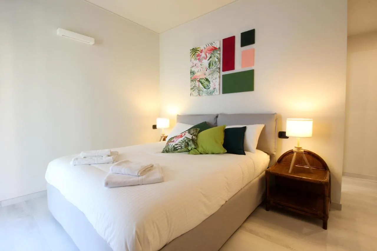 Parrots & Palms Apartment Bordighera